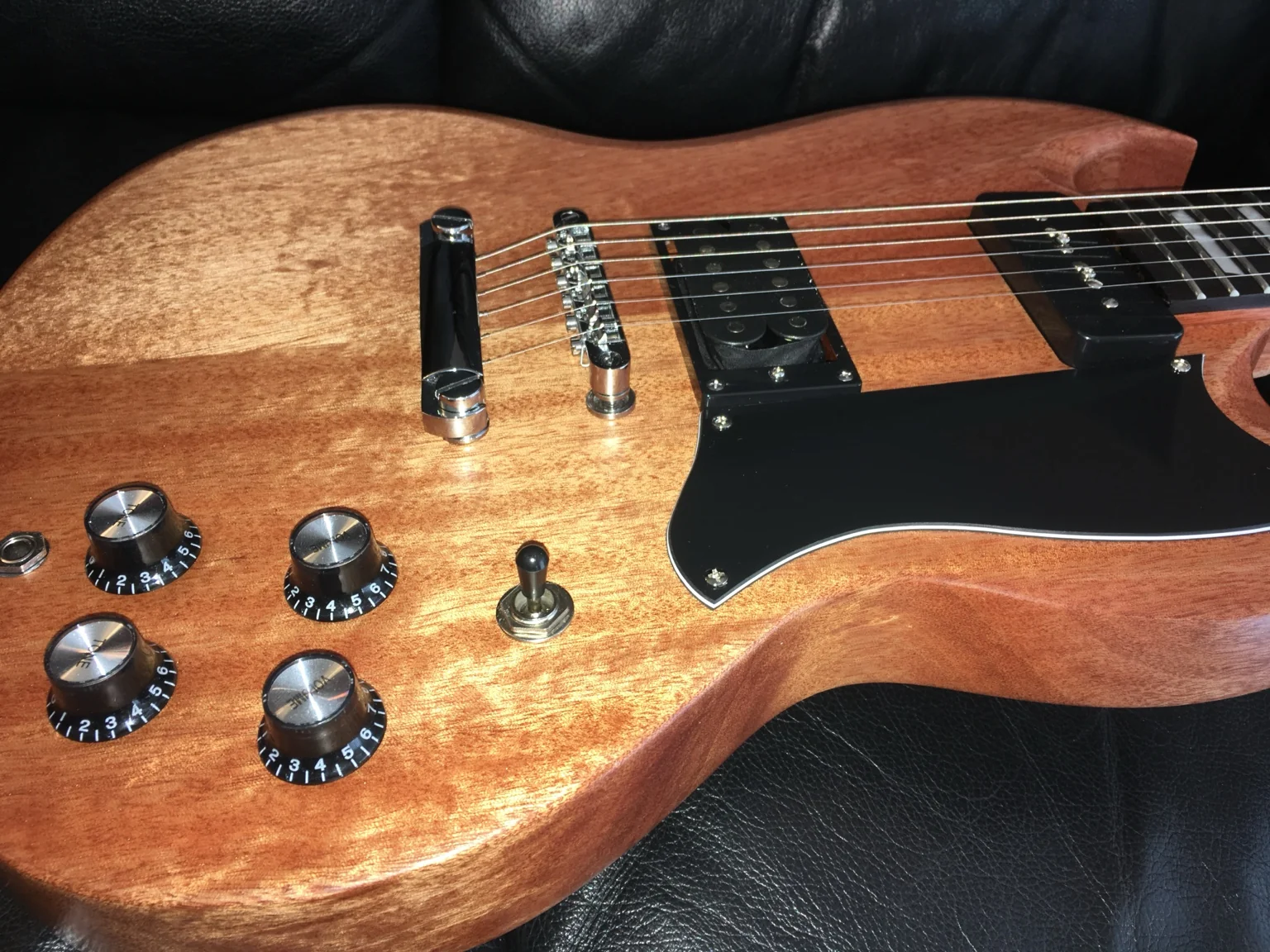 Close-up: natural grain and reflected light